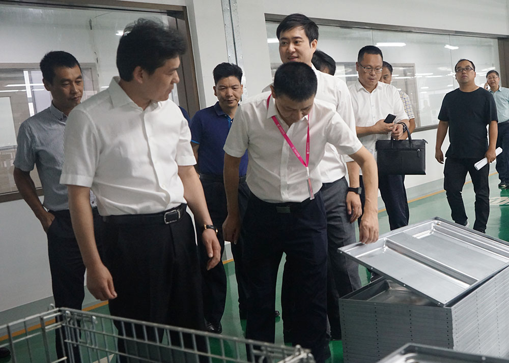 【頭條】嵊州市市長嚴鋼蒞臨佳歌集成灶視察和指導