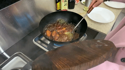 【佳歌廚房】全家都愛吃的可樂雞翅，你學(xué)會了嗎？