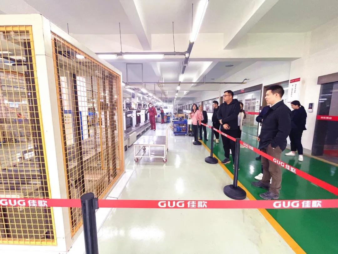 紹興市留學(xué)生聯(lián)誼會一行蒞臨佳歌集成灶參觀指導(dǎo)！